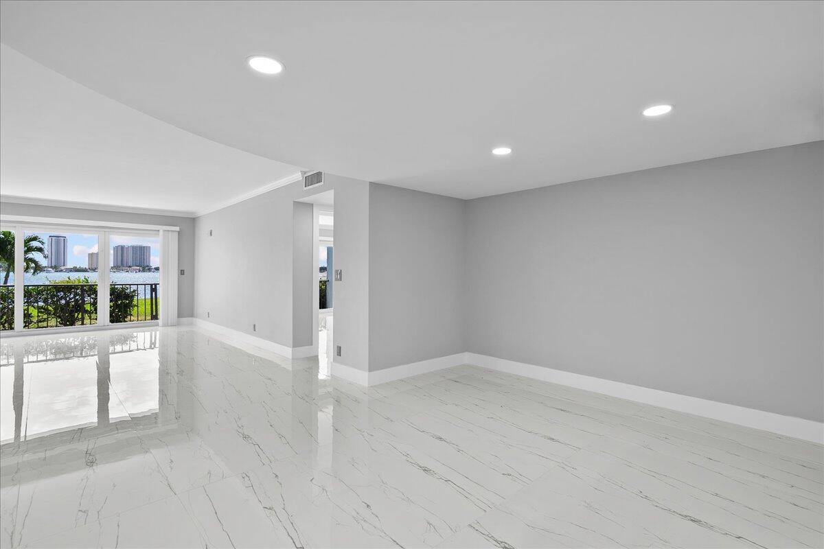 LAKE HARBOR COVE CONDO - Residential