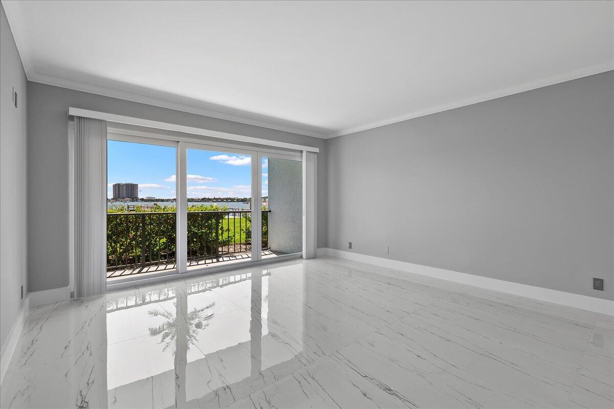 LAKE HARBOR COVE CONDO - Residential
