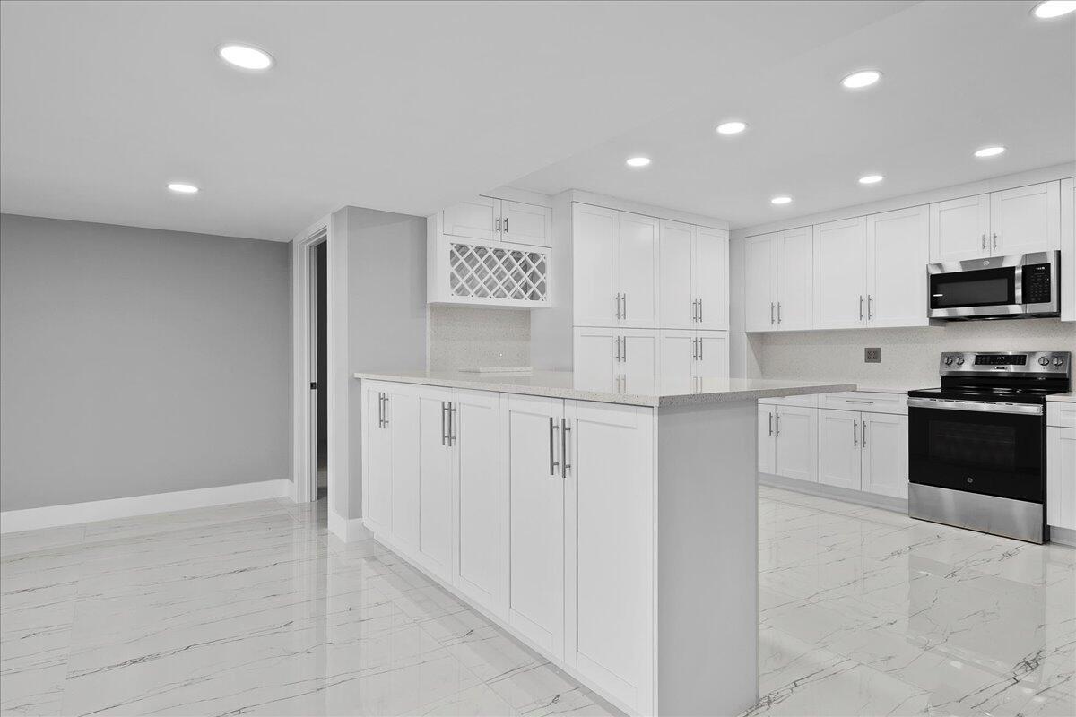 LAKE HARBOR COVE CONDO - Residential