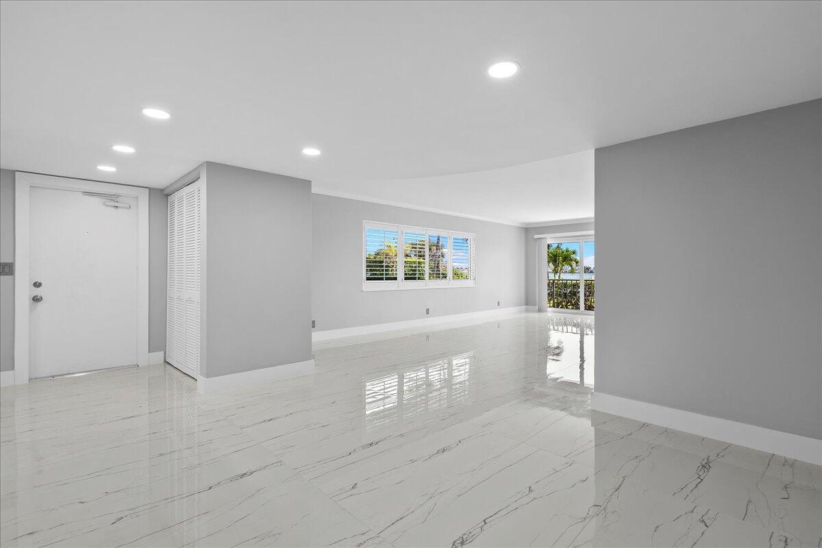 LAKE HARBOR COVE CONDO - Residential