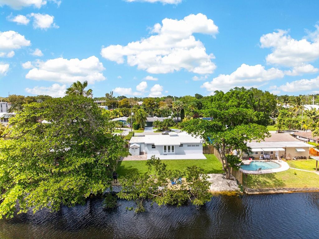 Photo of 648 NW 30th Court, Wilton Manors, FL 33311 (MLS # B26014206)