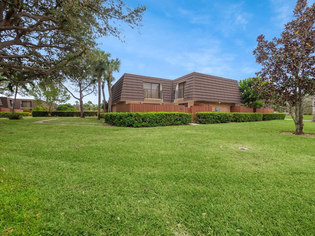 Photo of 2005 20th Court, Jupiter, FL 33477 (MLS # R11103848)