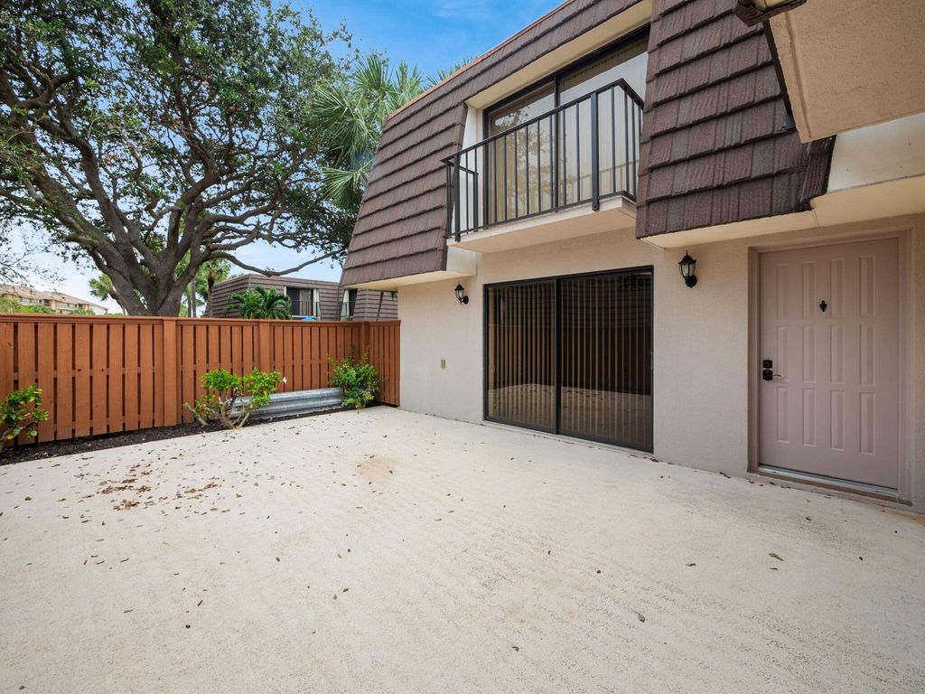 Photo of 2005 20th Court, Jupiter, FL 33477 (MLS # R11103848)