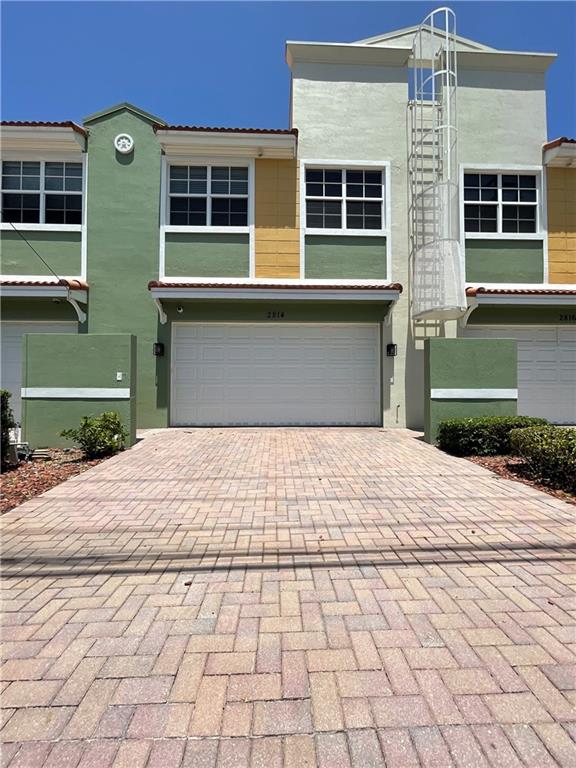 BAYVIEW COUNTRY CLUB - Residential