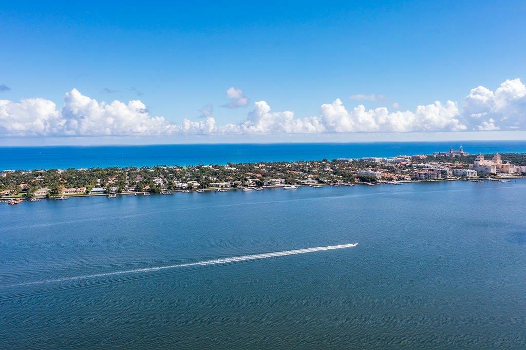 SLADE CONDO - Residential