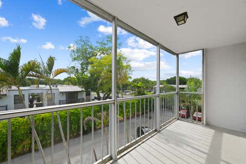 Tiny photo for 483 N Pine Island Road #C304, Plantation, FL 33324 (MLS # B26046840)