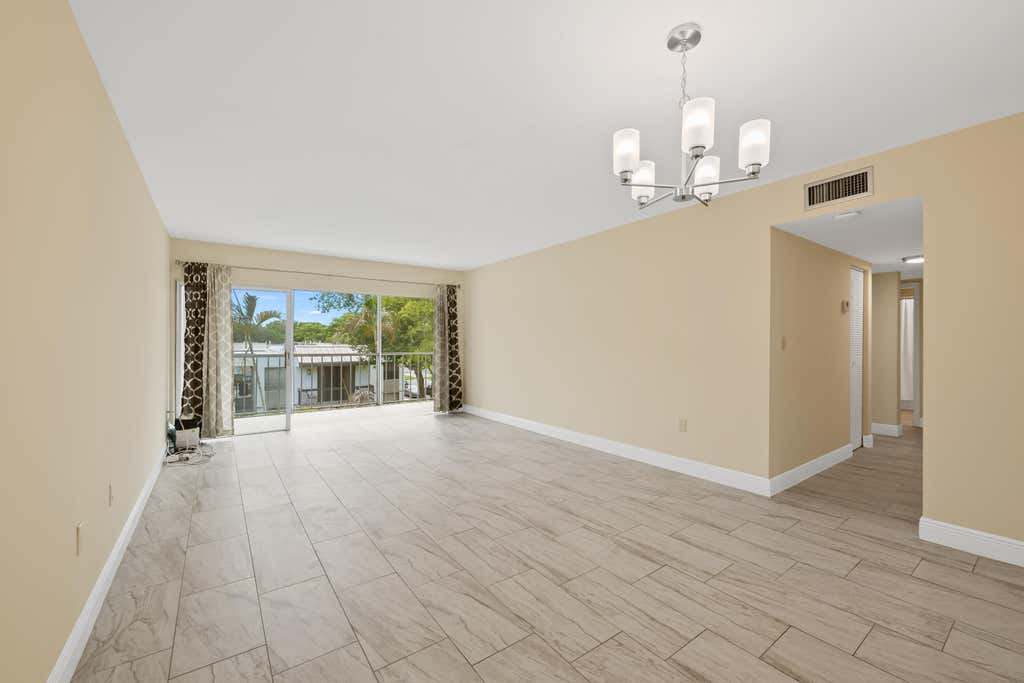 Photo of 483 N Pine Island Road #C304, Plantation, FL 33324 (MLS # B26046840)