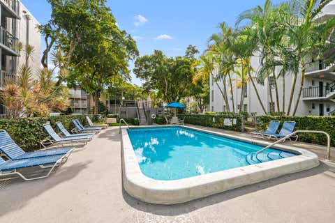 Tiny photo for 483 N Pine Island Road #C304, Plantation, FL 33324 (MLS # B26046840)