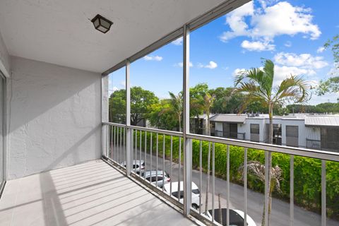 Tiny photo for 483 N Pine Island Road #C304, Plantation, FL 33324 (MLS # B26046840)