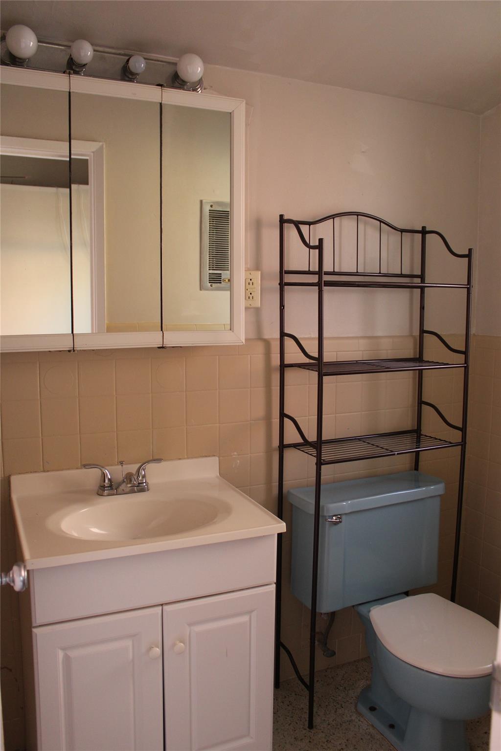 Gill Isles 44-13 B - Residential Lease