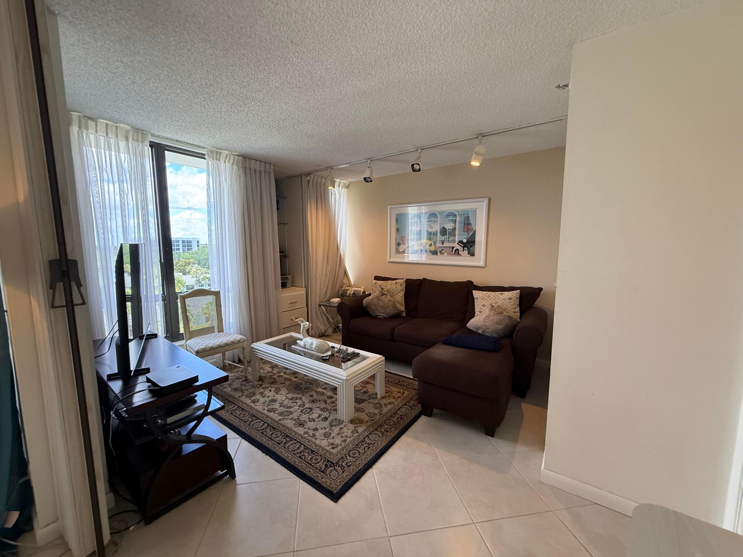LAKEWOOD MIDRISE CONDO - Residential Lease