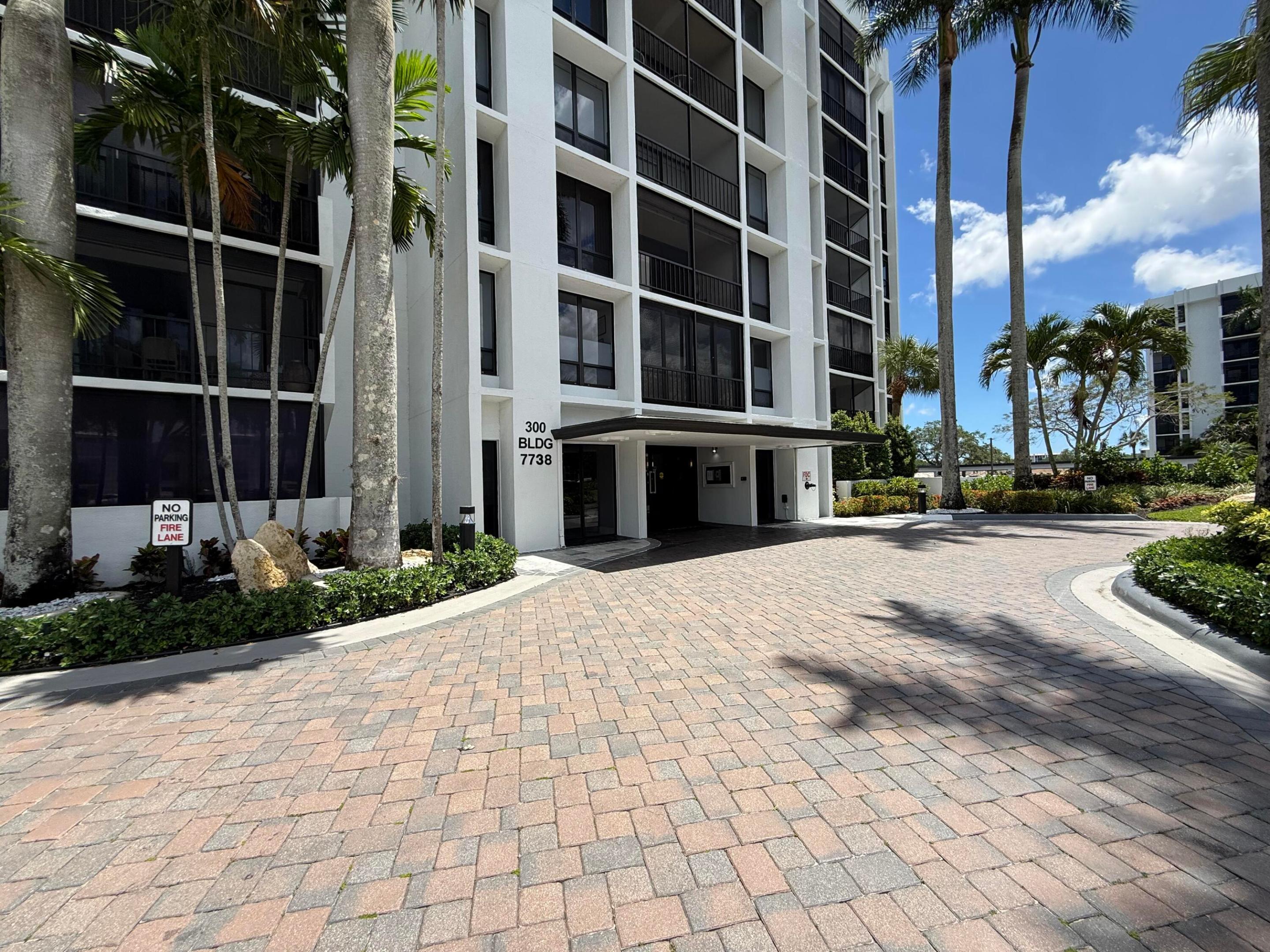 LAKEWOOD MIDRISE CONDO - Residential Lease