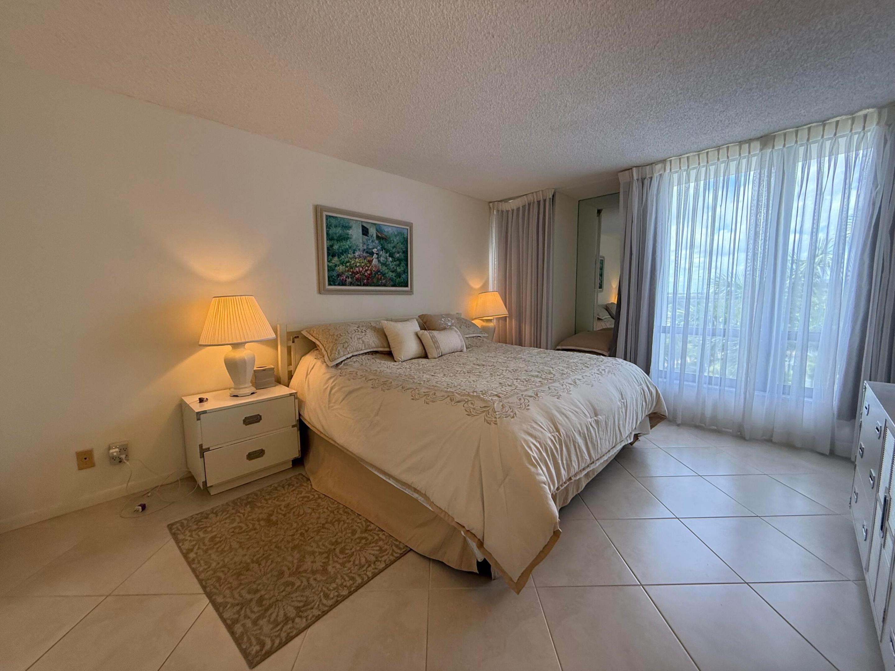 LAKEWOOD MIDRISE CONDO - Residential Lease