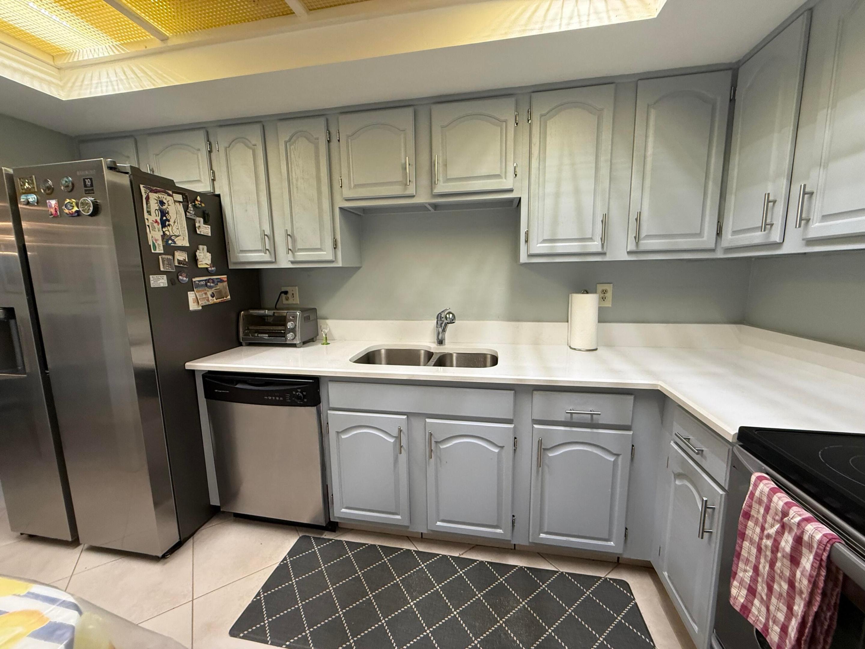 LAKEWOOD MIDRISE CONDO - Residential Lease