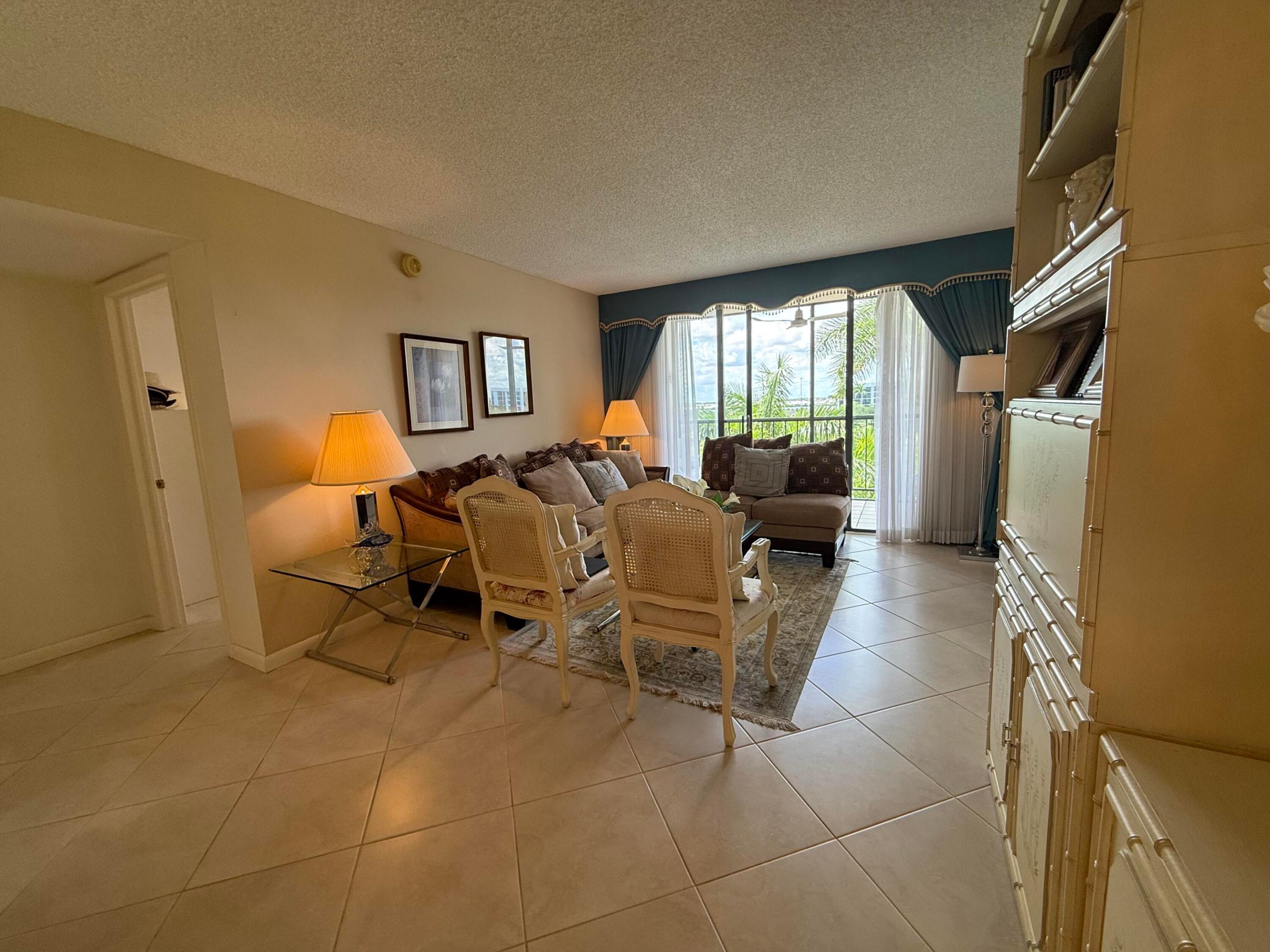 LAKEWOOD MIDRISE CONDO - Residential Lease