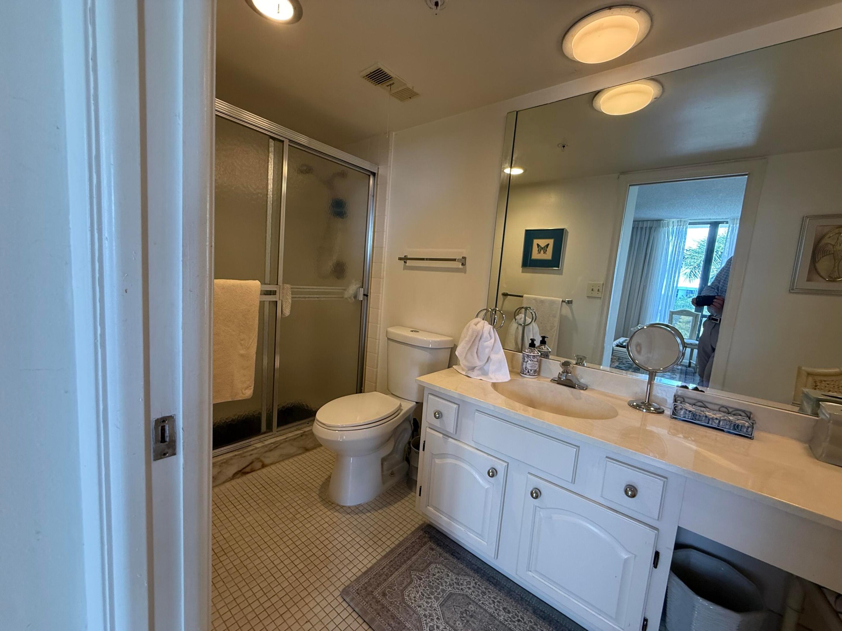 LAKEWOOD MIDRISE CONDO - Residential Lease