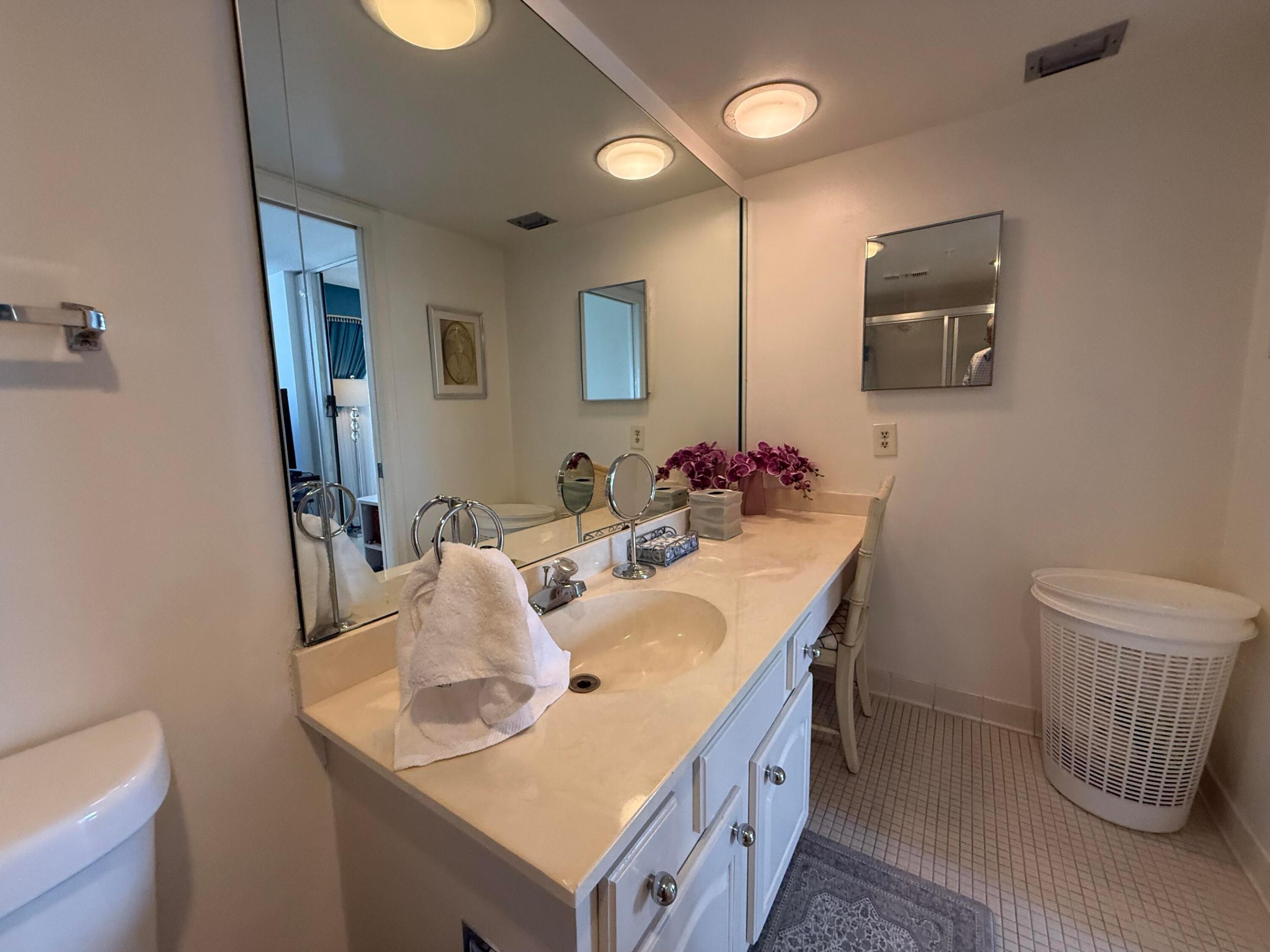 LAKEWOOD MIDRISE CONDO - Residential Lease