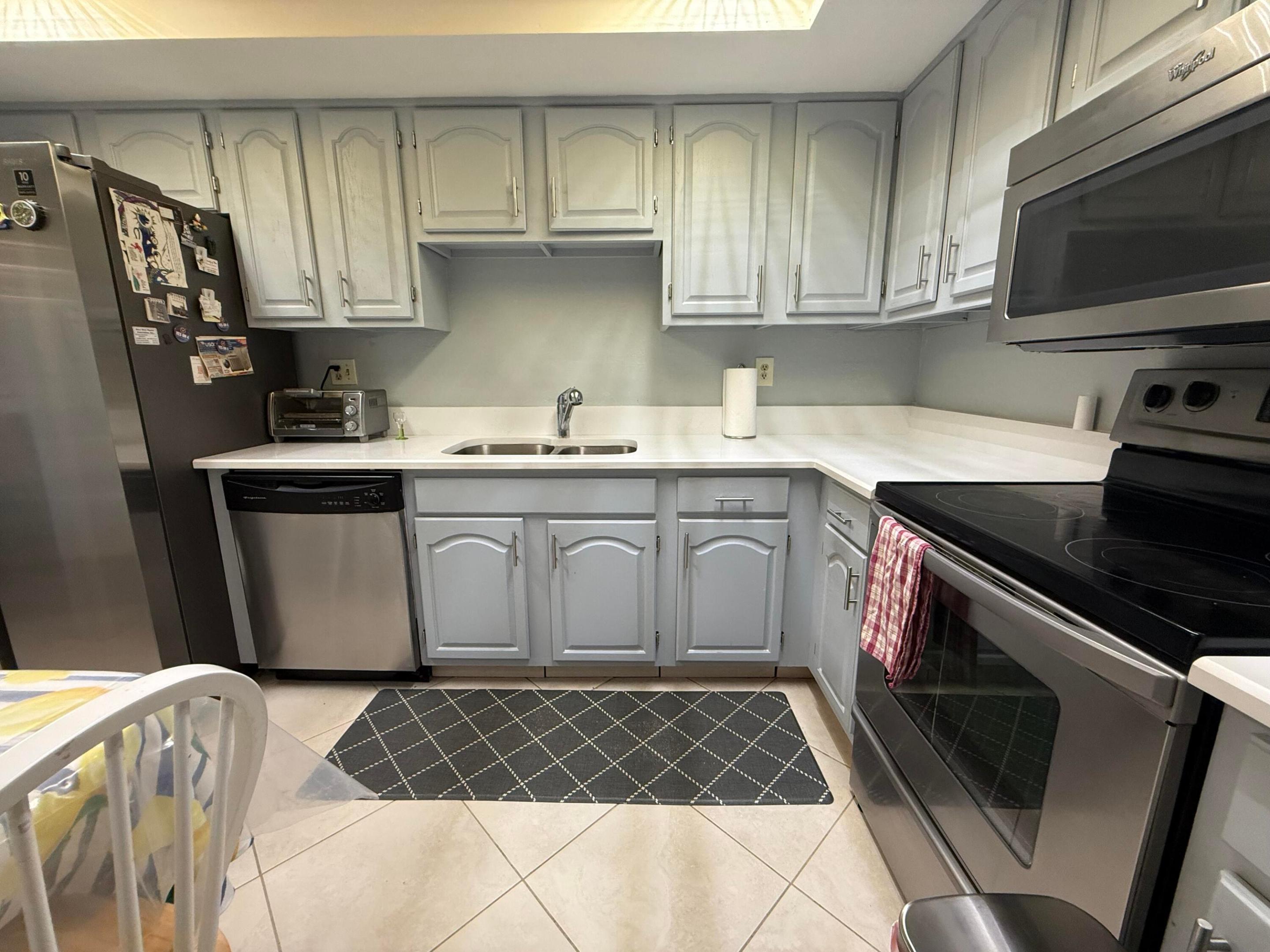 LAKEWOOD MIDRISE CONDO - Residential Lease