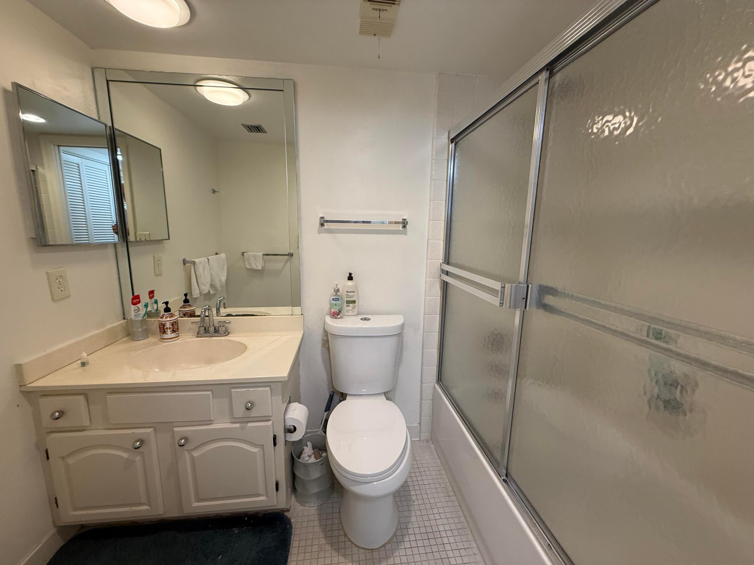 LAKEWOOD MIDRISE CONDO - Residential Lease