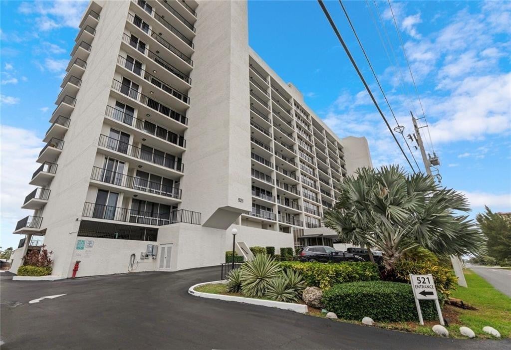 521 N Riverside Drive 602