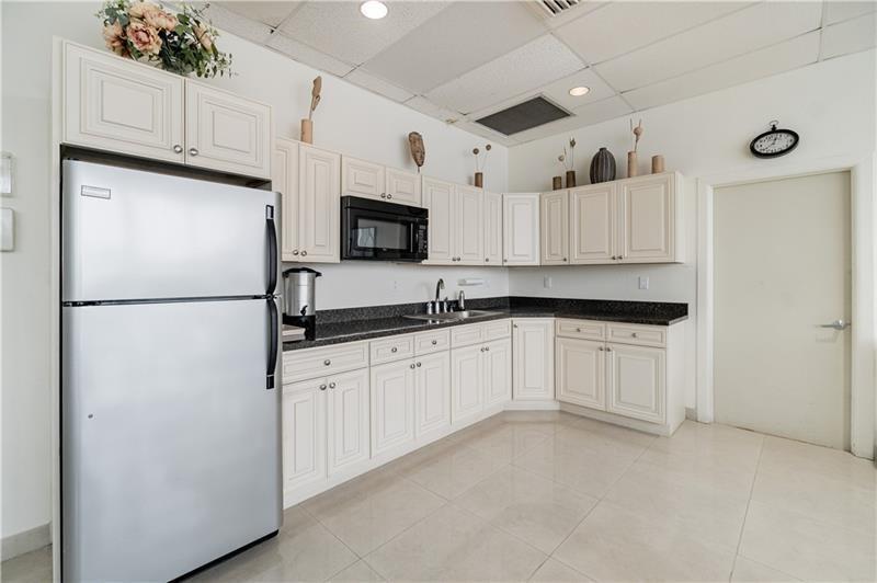 521 N Riverside Dr 602