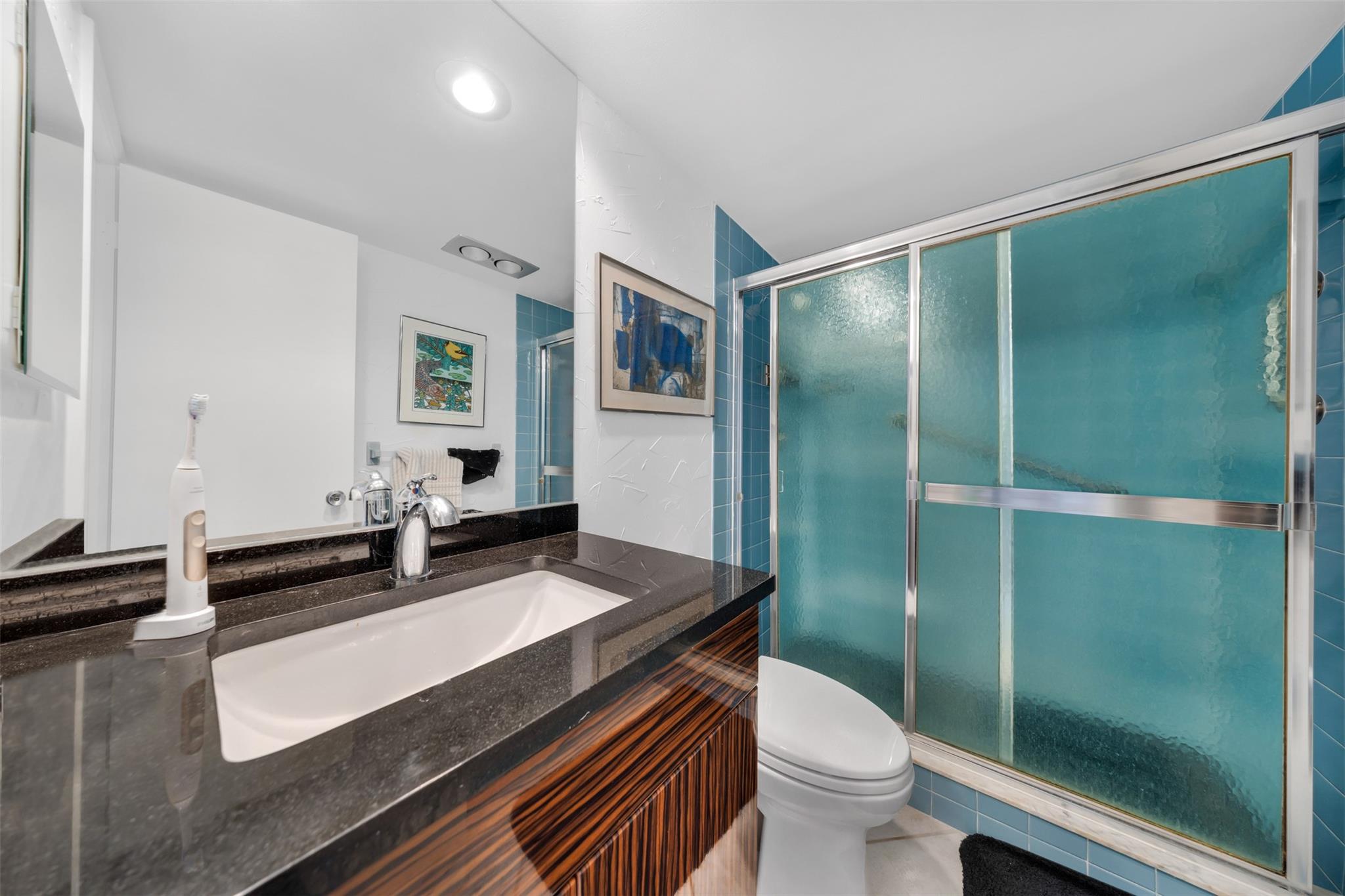 OAKS WAY - Residential