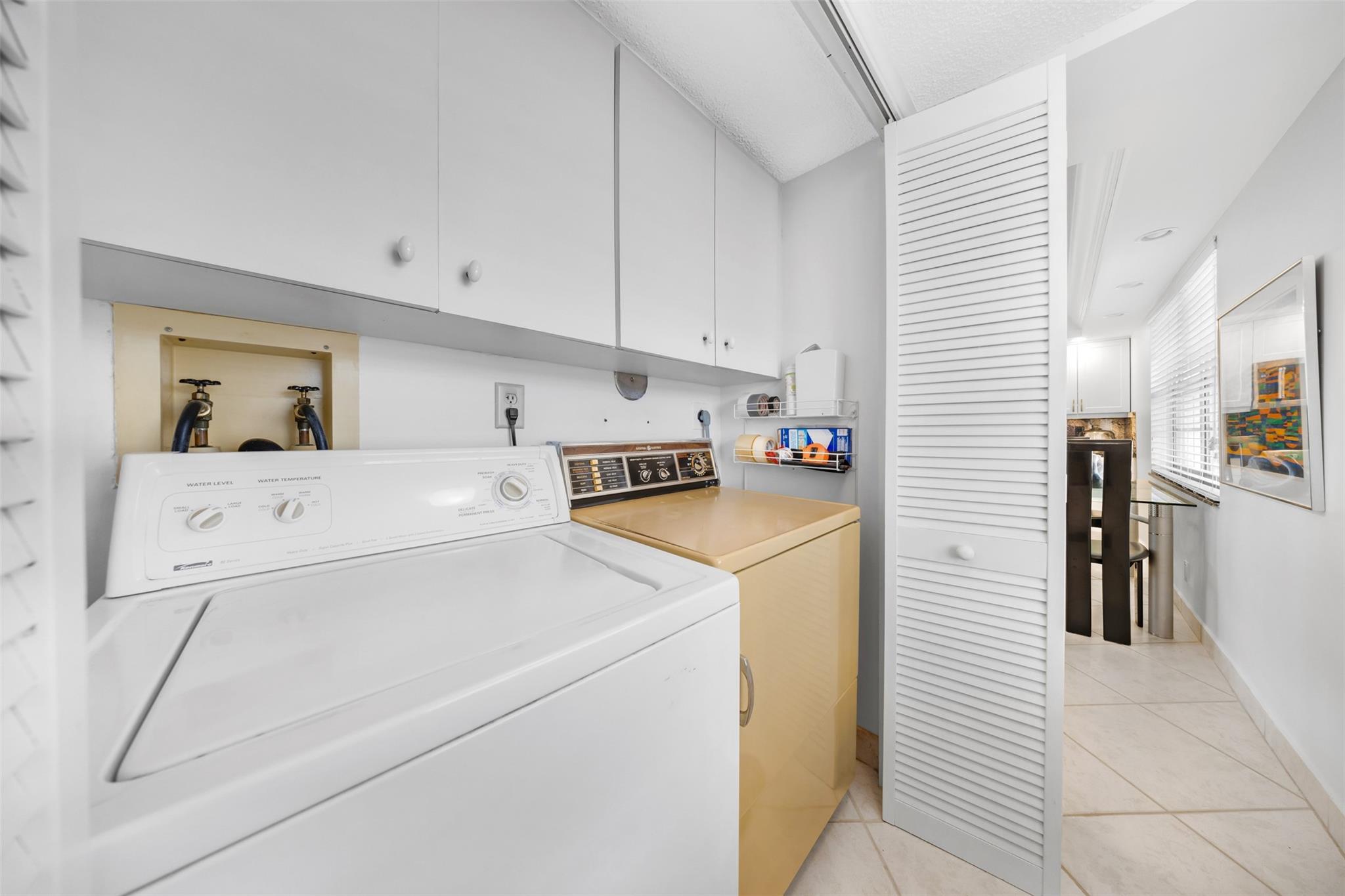 OAKS WAY - Residential