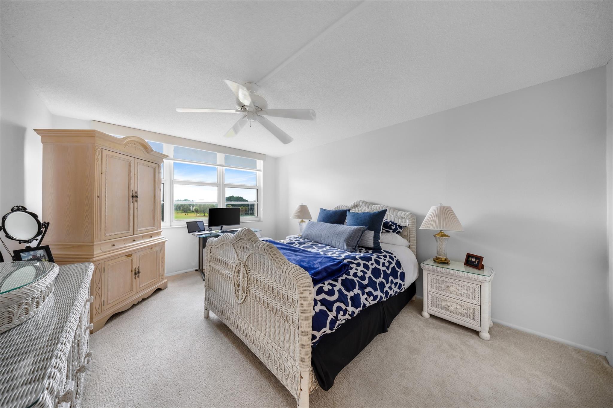 OAKS WAY - Residential
