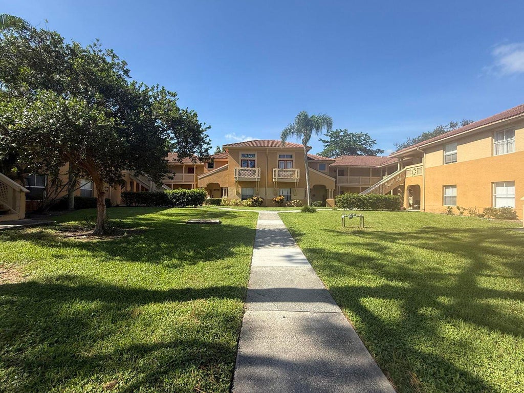 Photo of 4807 Via Palm Lakes #1519, West Palm Beach, FL 33417 (MLS # B26035138)