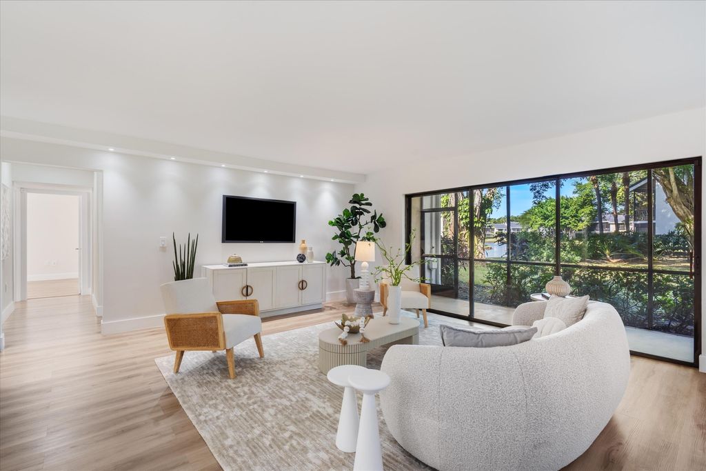 Photo of 6800 Willow Wood Drive #907, Boca Raton, FL 33434 (MLS # R11036932)