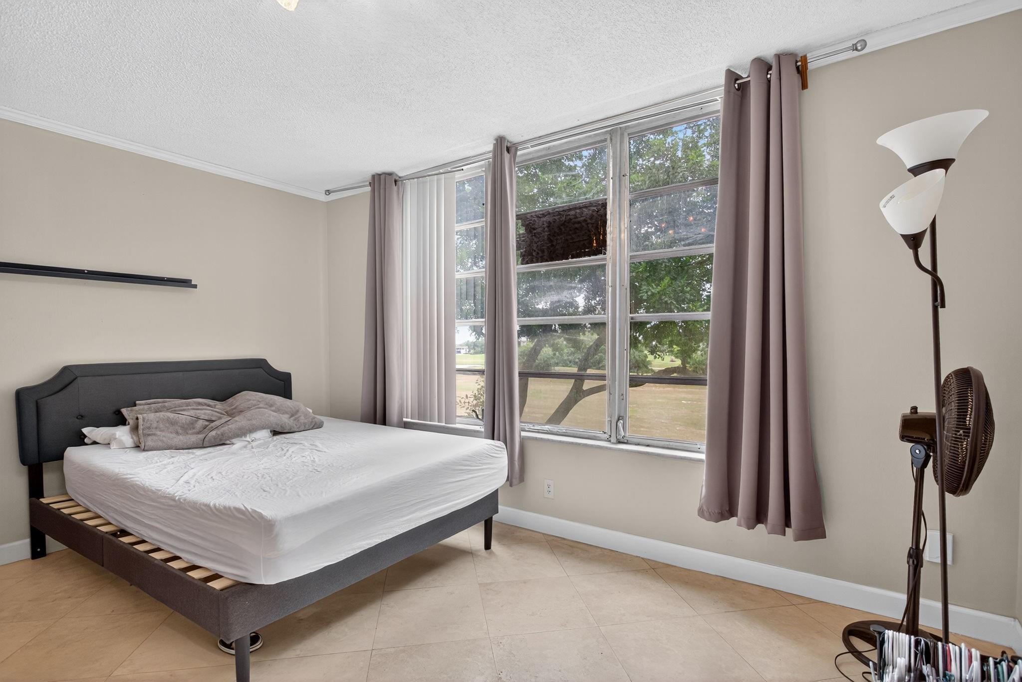 No 20 Palm-Aire Country C - Residential Lease