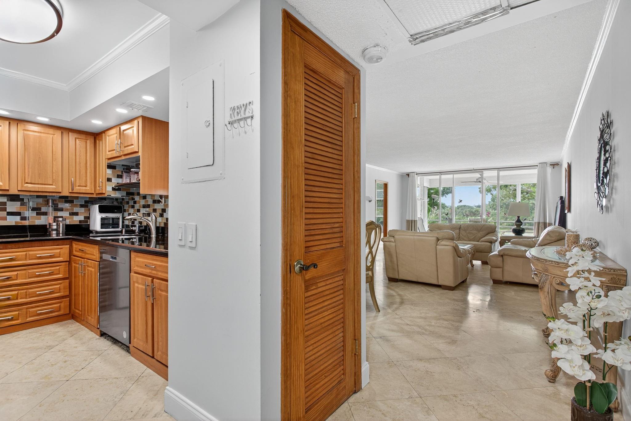 No 20 Palm-Aire Country C - Residential Lease