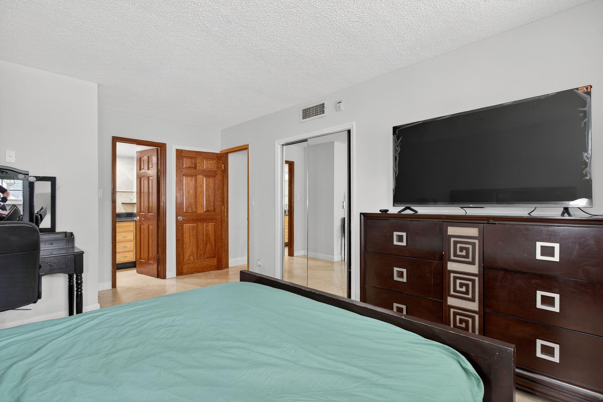 No 20 Palm-Aire Country C - Residential Lease