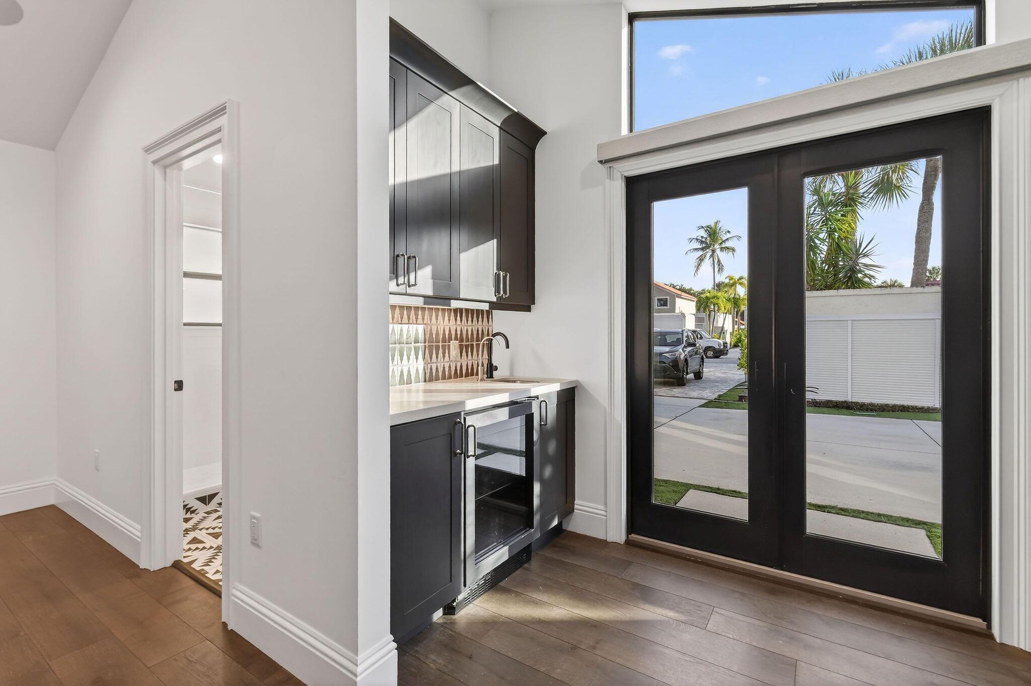 OCEAN WALK PLACE PH - Residential