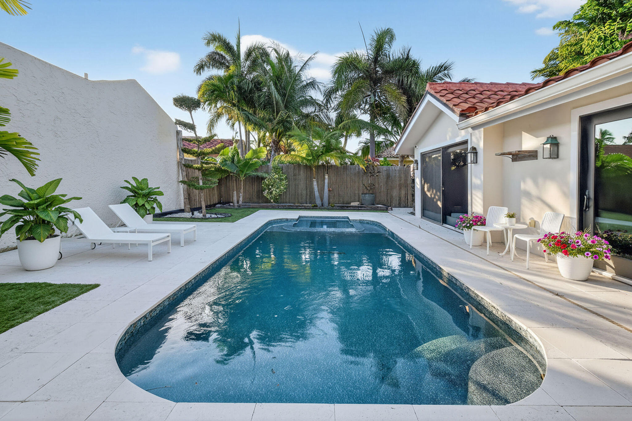 OCEAN WALK PLACE PH - Residential