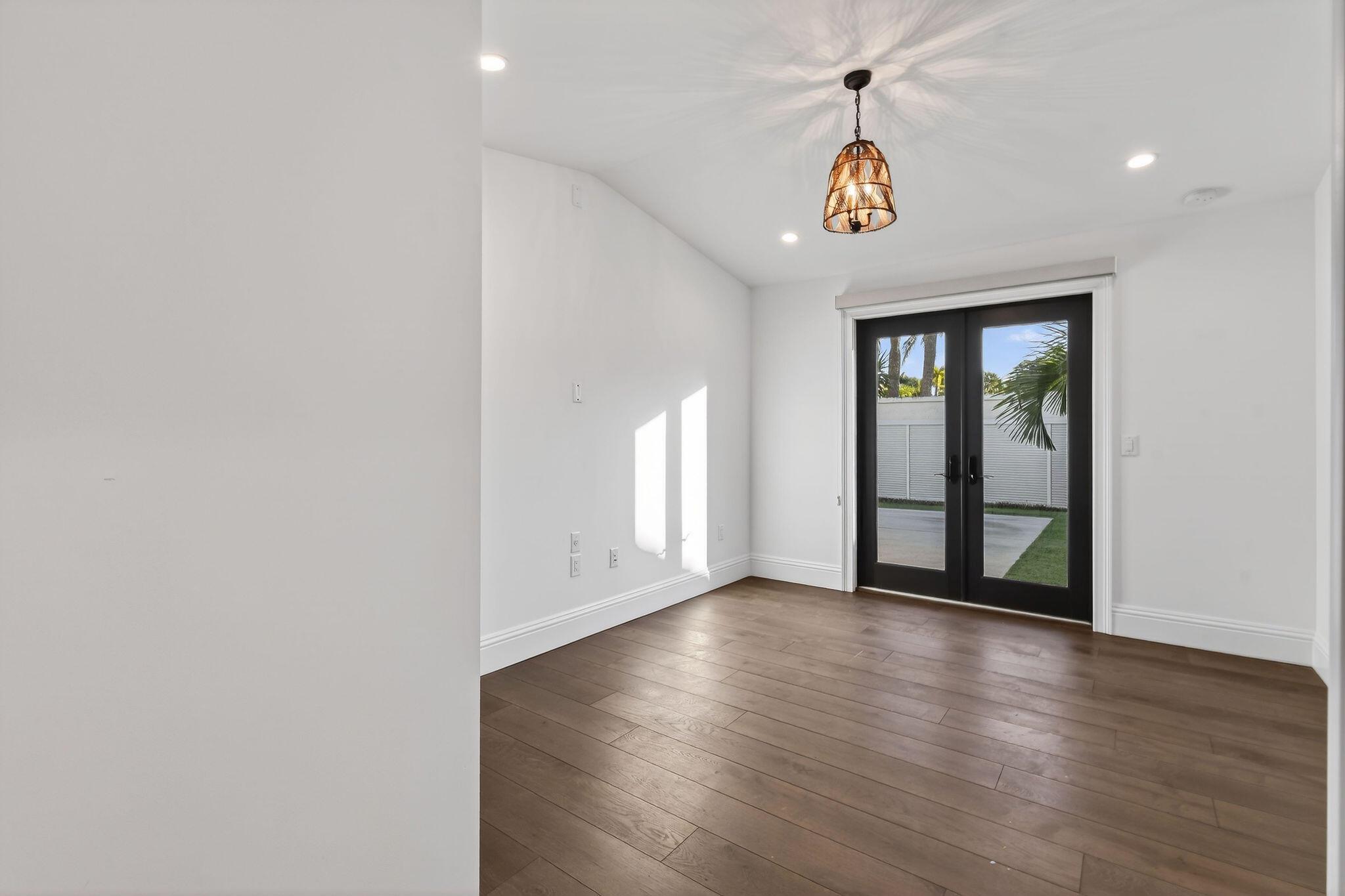 OCEAN WALK PLACE PH - Residential