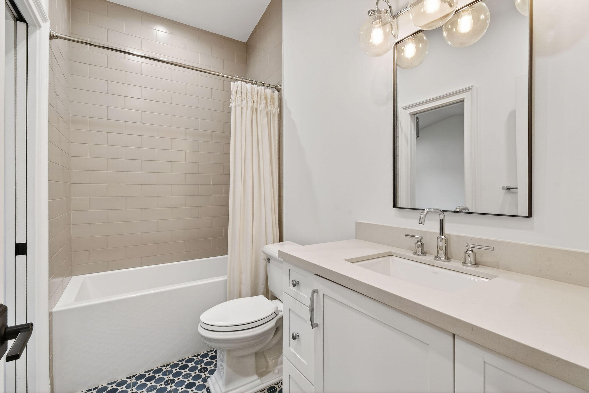 OCEAN WALK PLACE PH - Residential