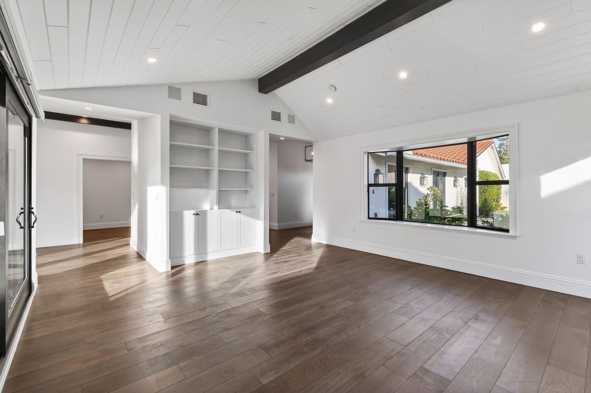 OCEAN WALK PLACE PH - Residential