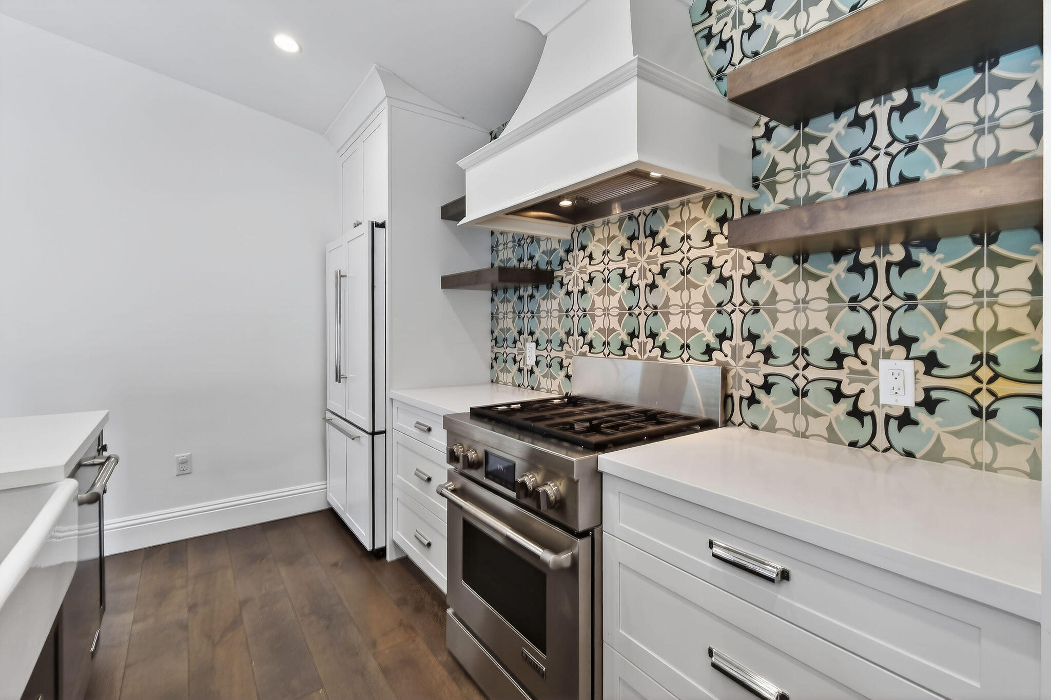 OCEAN WALK PLACE PH - Residential