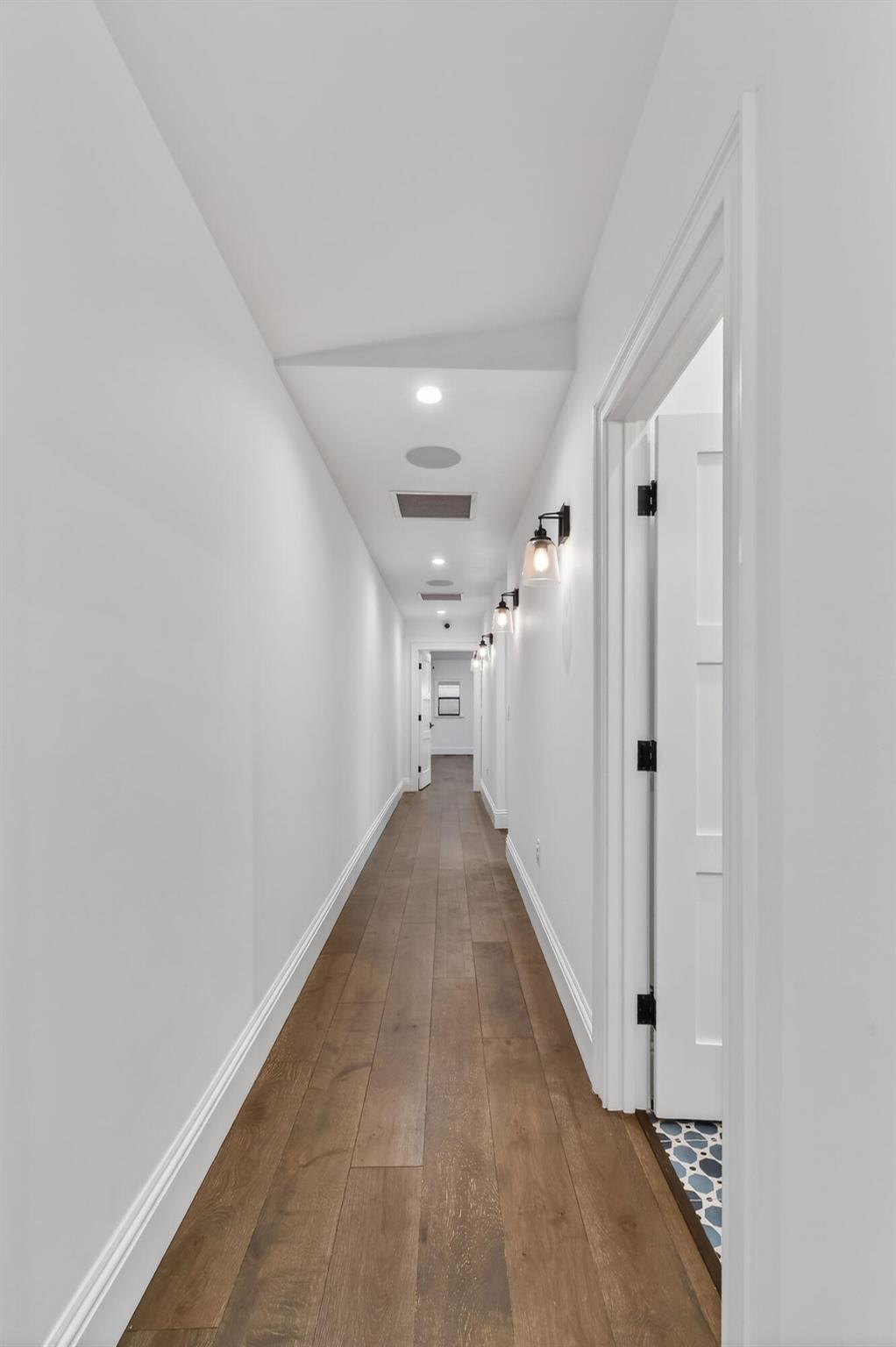 OCEAN WALK PLACE PH - Residential