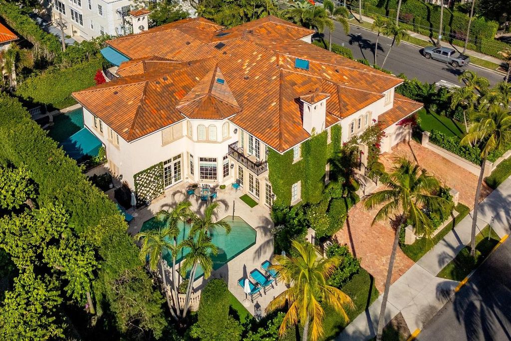 Photo of 401 Chilean Avenue, Palm Beach, FL 33480 (MLS # R11061346)