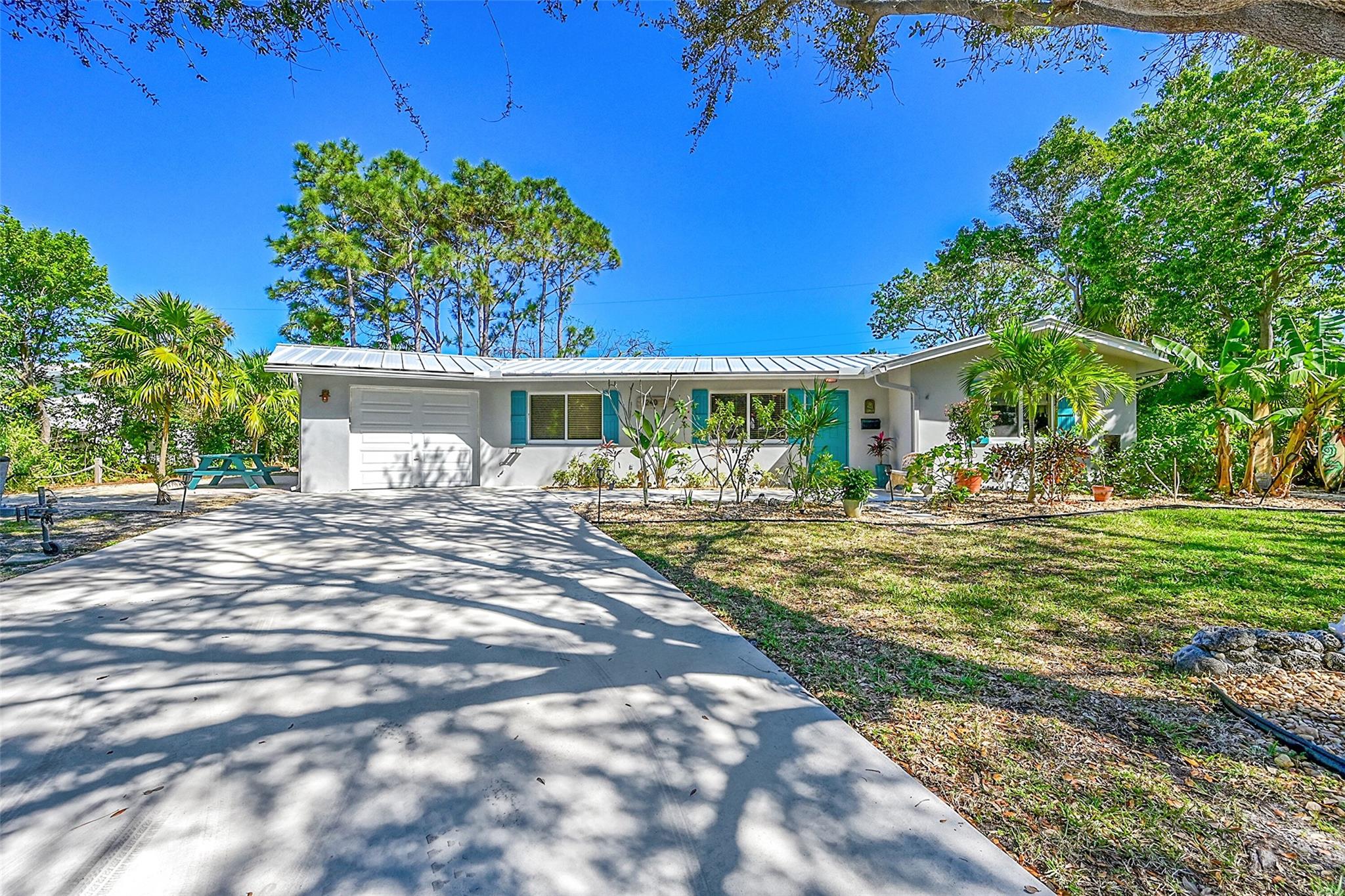 1240 NE 27th Ave, Pompano Beach, FL, 33062/$649,999 3 1240 NE 27th Ave