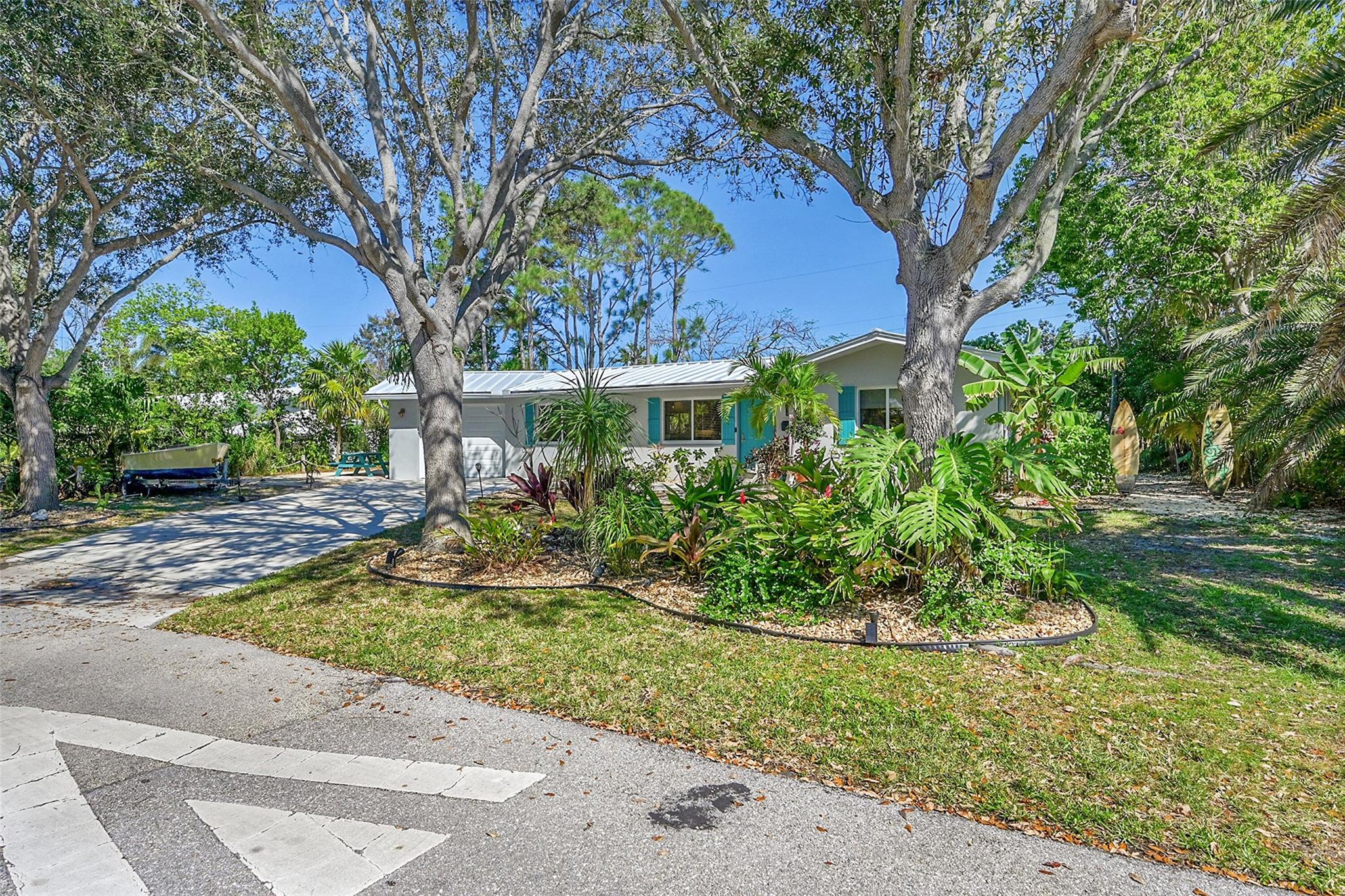 1240 NE 27th Ave, Pompano Beach, FL, 33062/$649,999 4 1240 NE 27th Ave