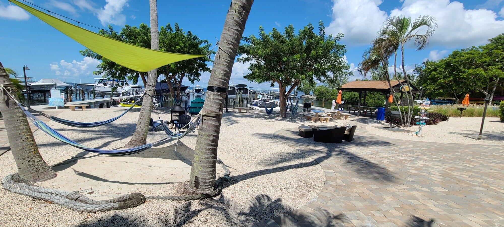 MOON BAY - Residential