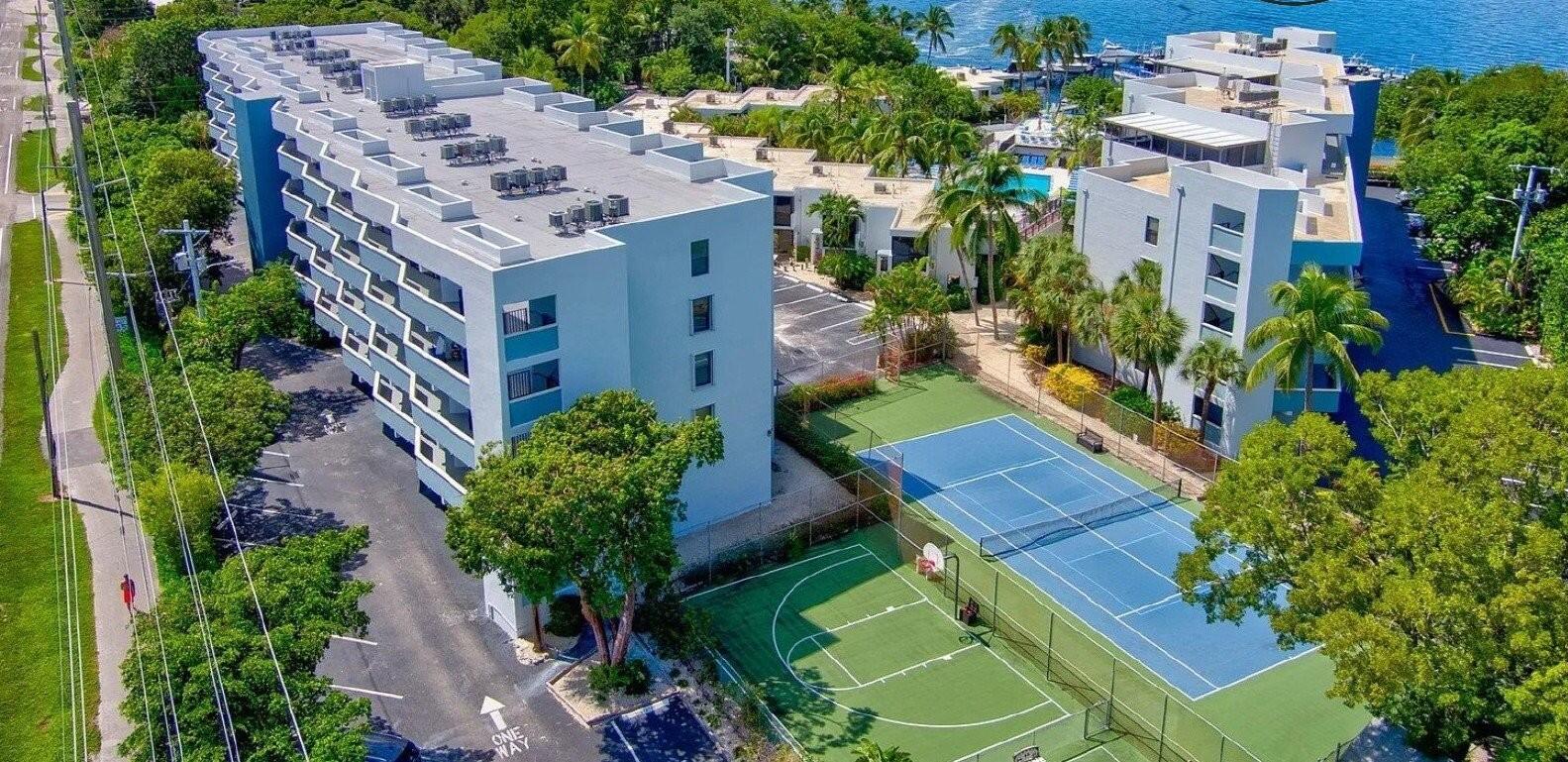 MOON BAY - Residential