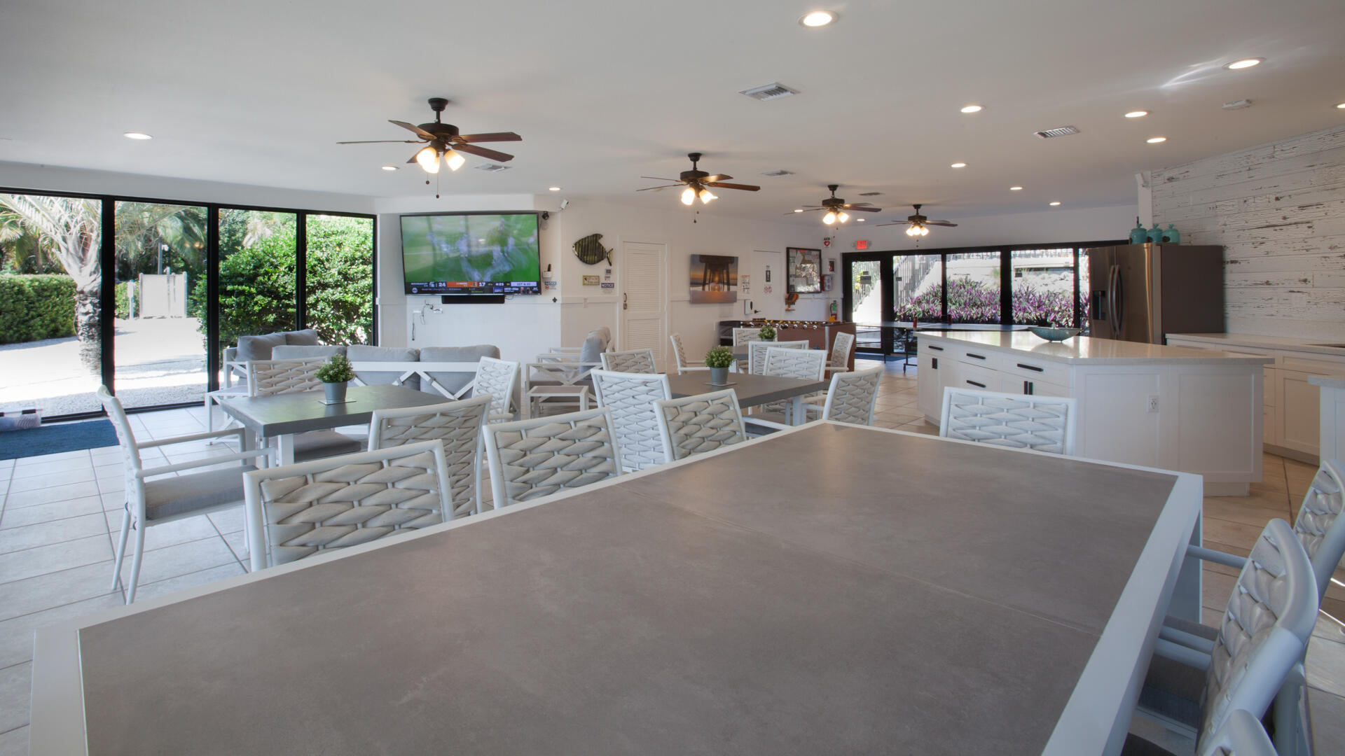 MOON BAY - Residential