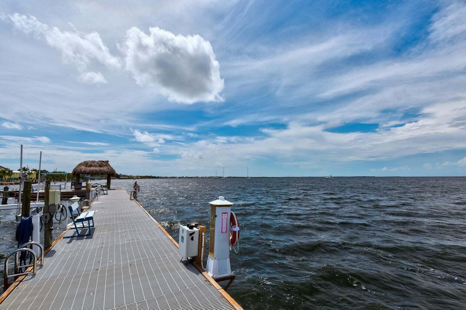 MOON BAY - Residential