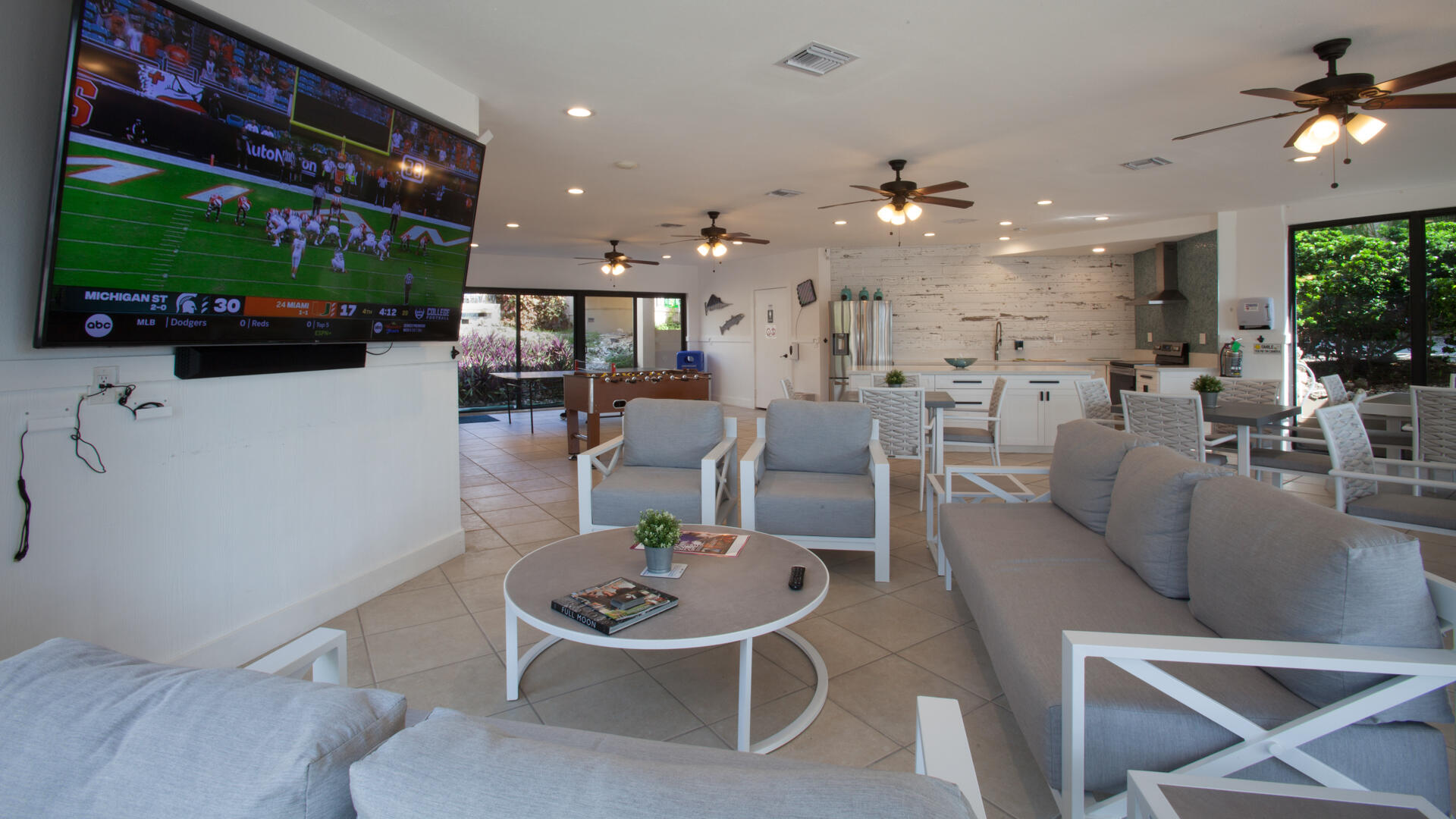 MOON BAY - Residential