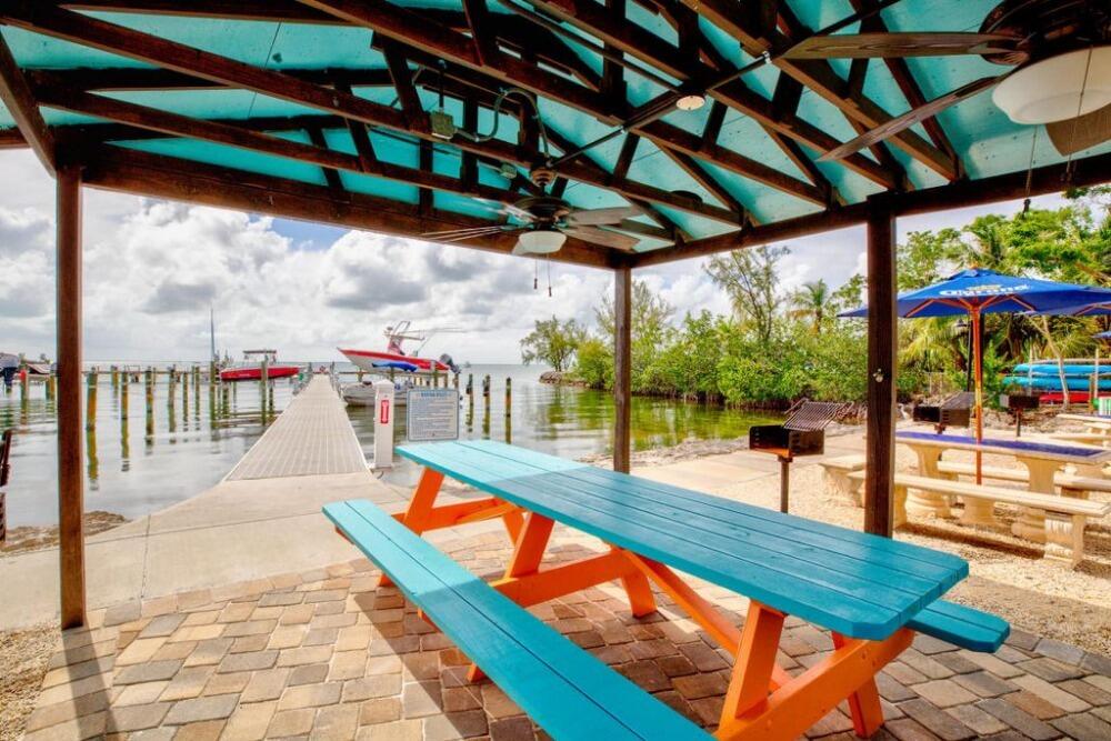 MOON BAY - Residential