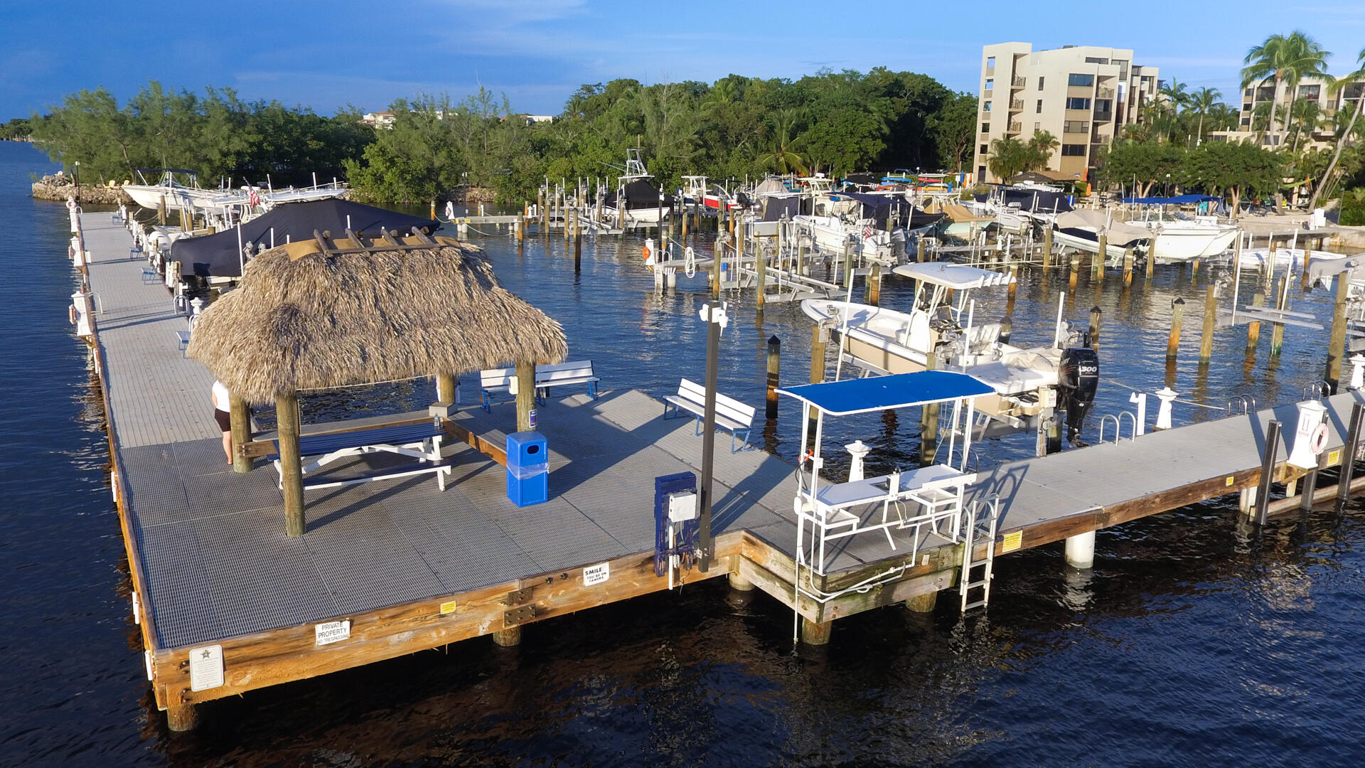 MOON BAY - Residential